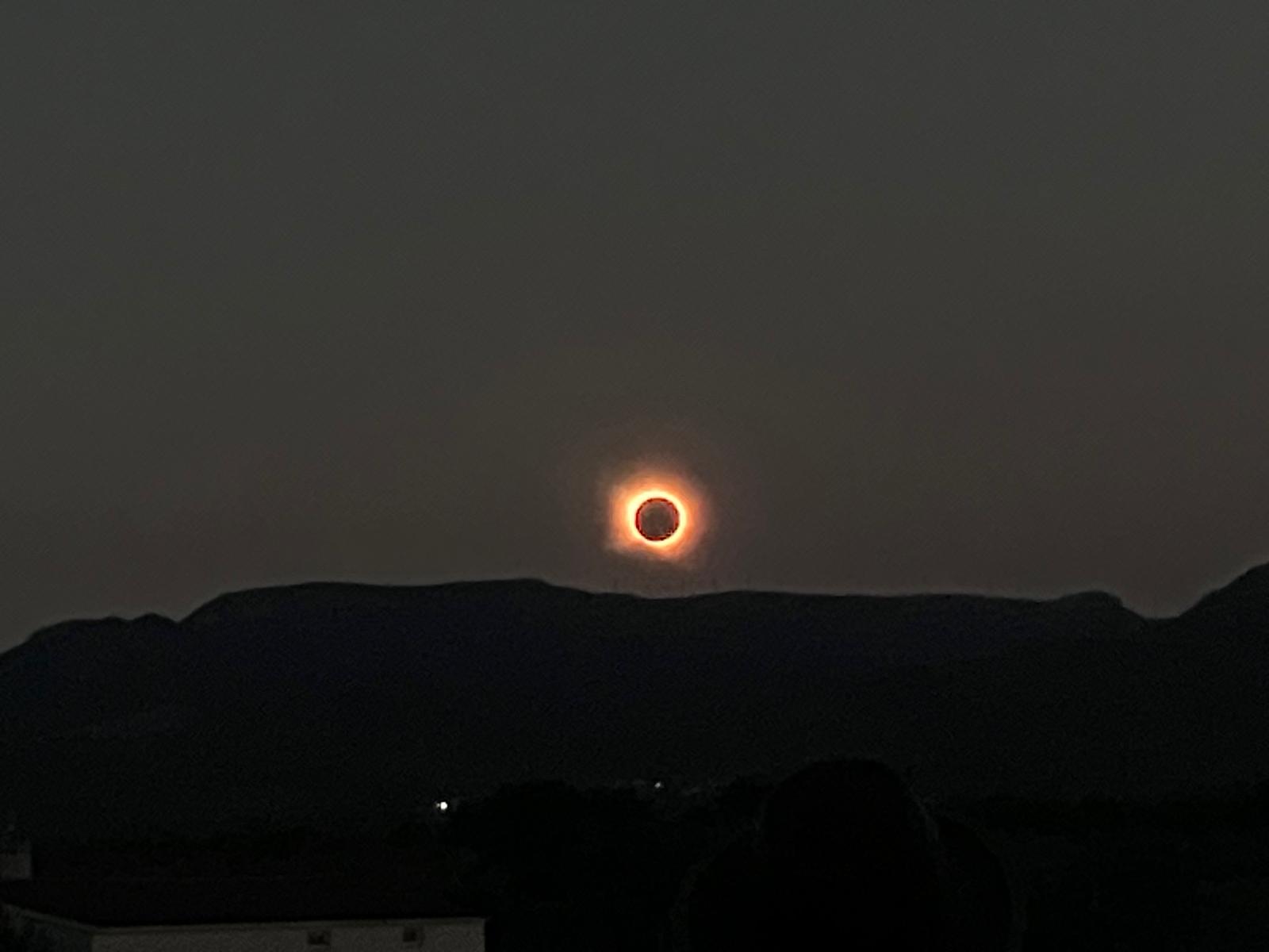 Eclipsi solar des de Montbrió del Camp. FOTO: Teresa de Sivatte