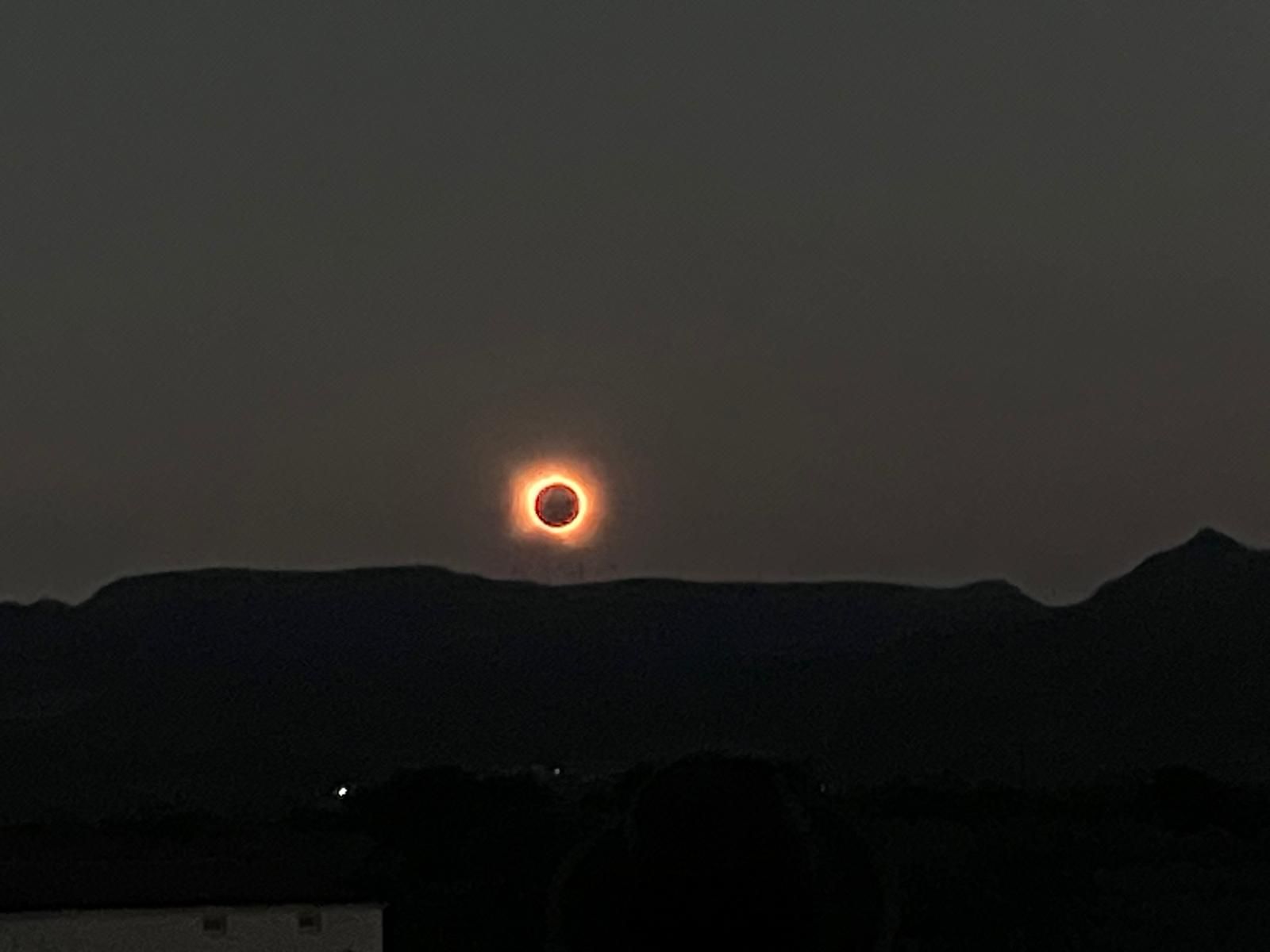 Eclipsi solar des de Montbrió del Camp. FOTO: Teresa de Sivatte