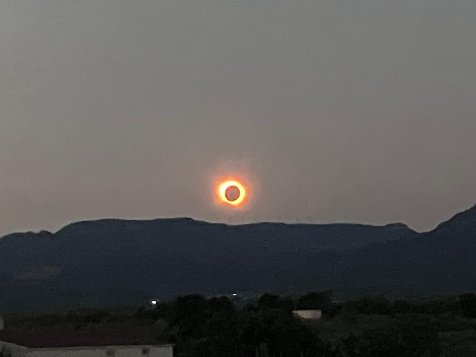 Eclipsi solar des de Montbrió del Camp. FOTO: Teresa de Sivatte