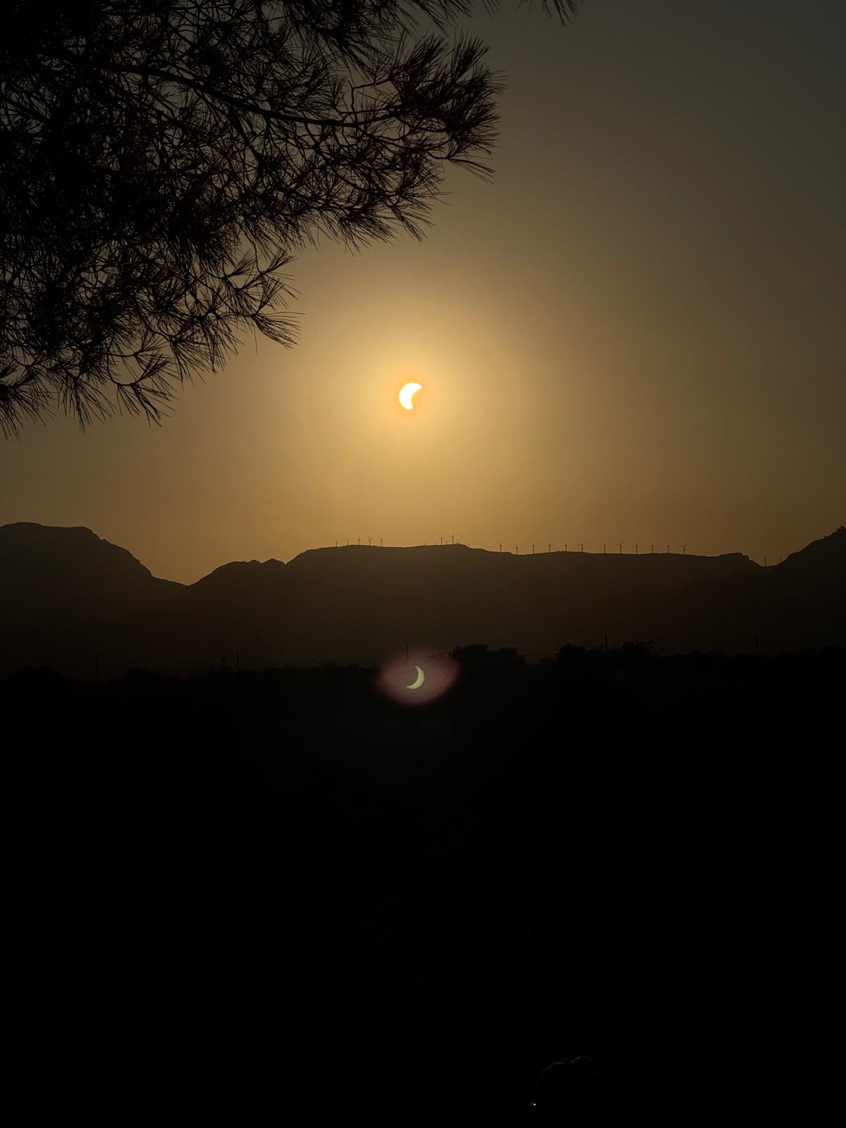 Eclipsi solar des de Montbrió del Camp. FOTO: Teresa de Sivatte