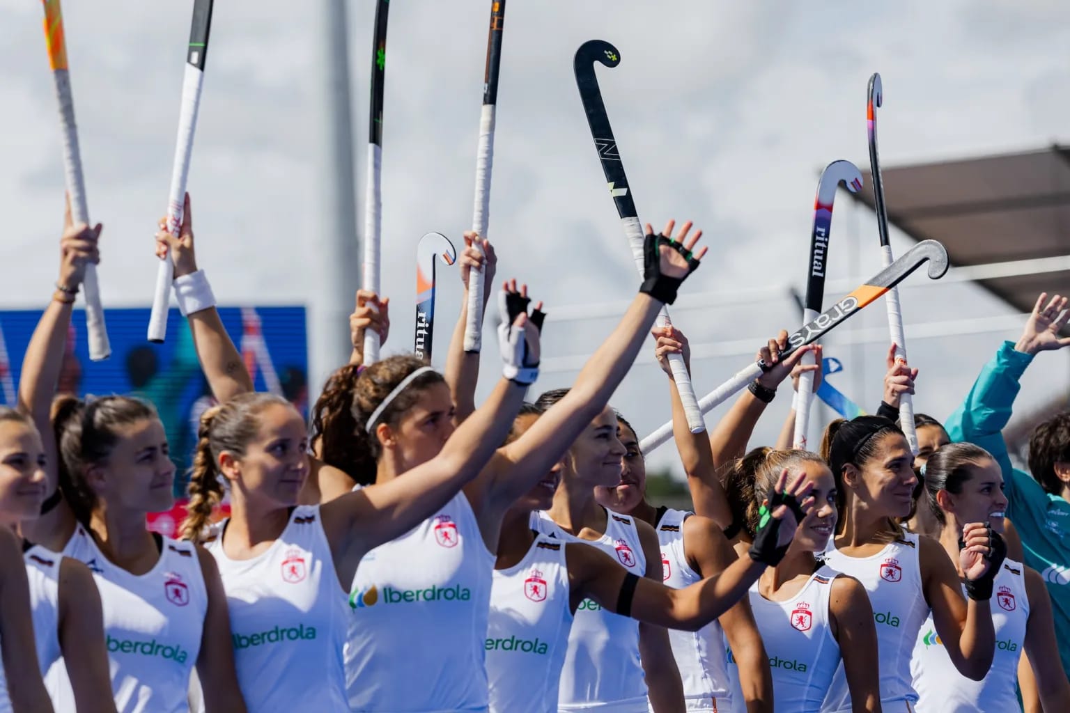 La selecció femenina, amb tres santcugatenques FOTO: RFEH