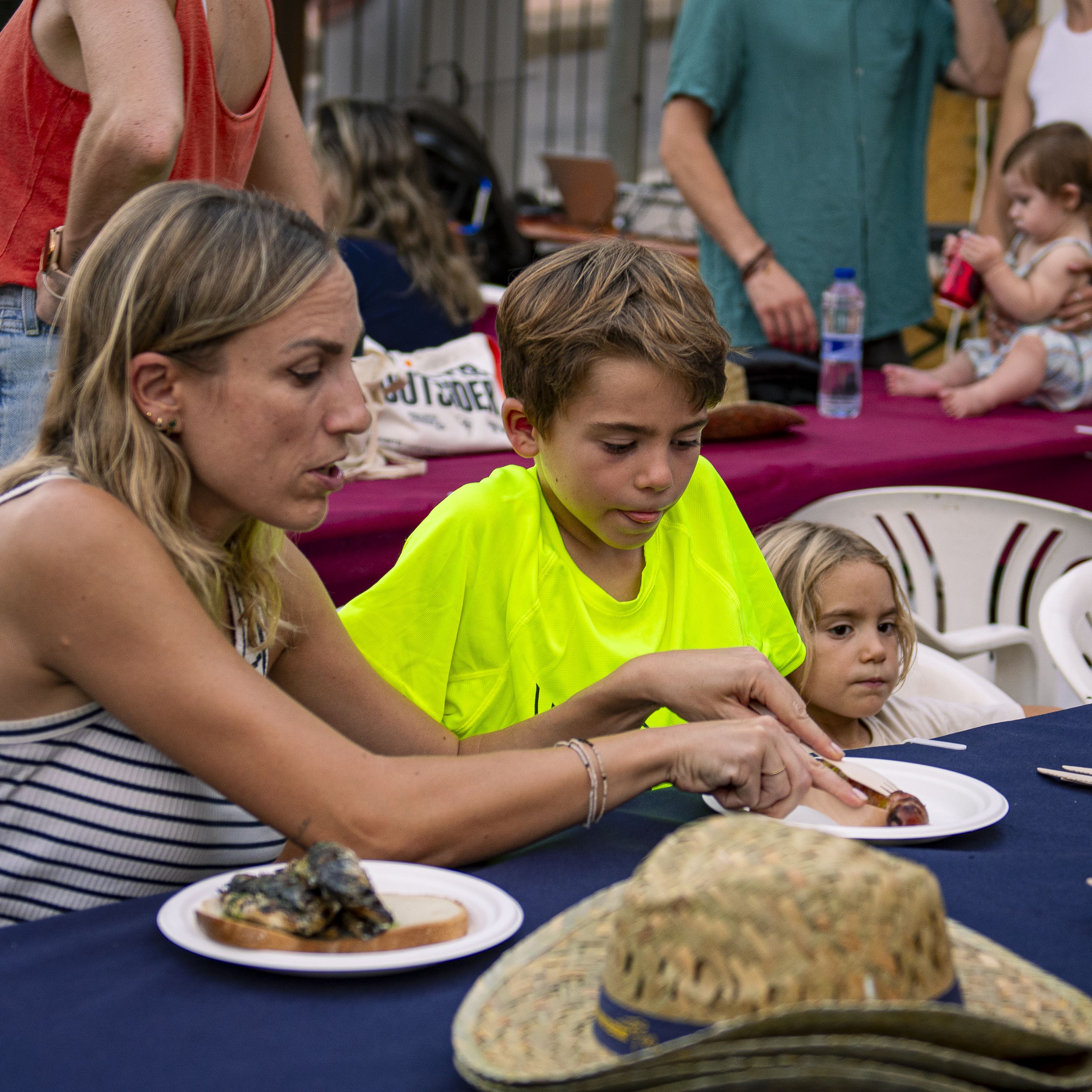 Sardinada i botifarrada popular  de la Festa Major de la Colònia Montserrat de Valldoreix. FOTO: Pol Rodríguez (TOT Sant Cugat)