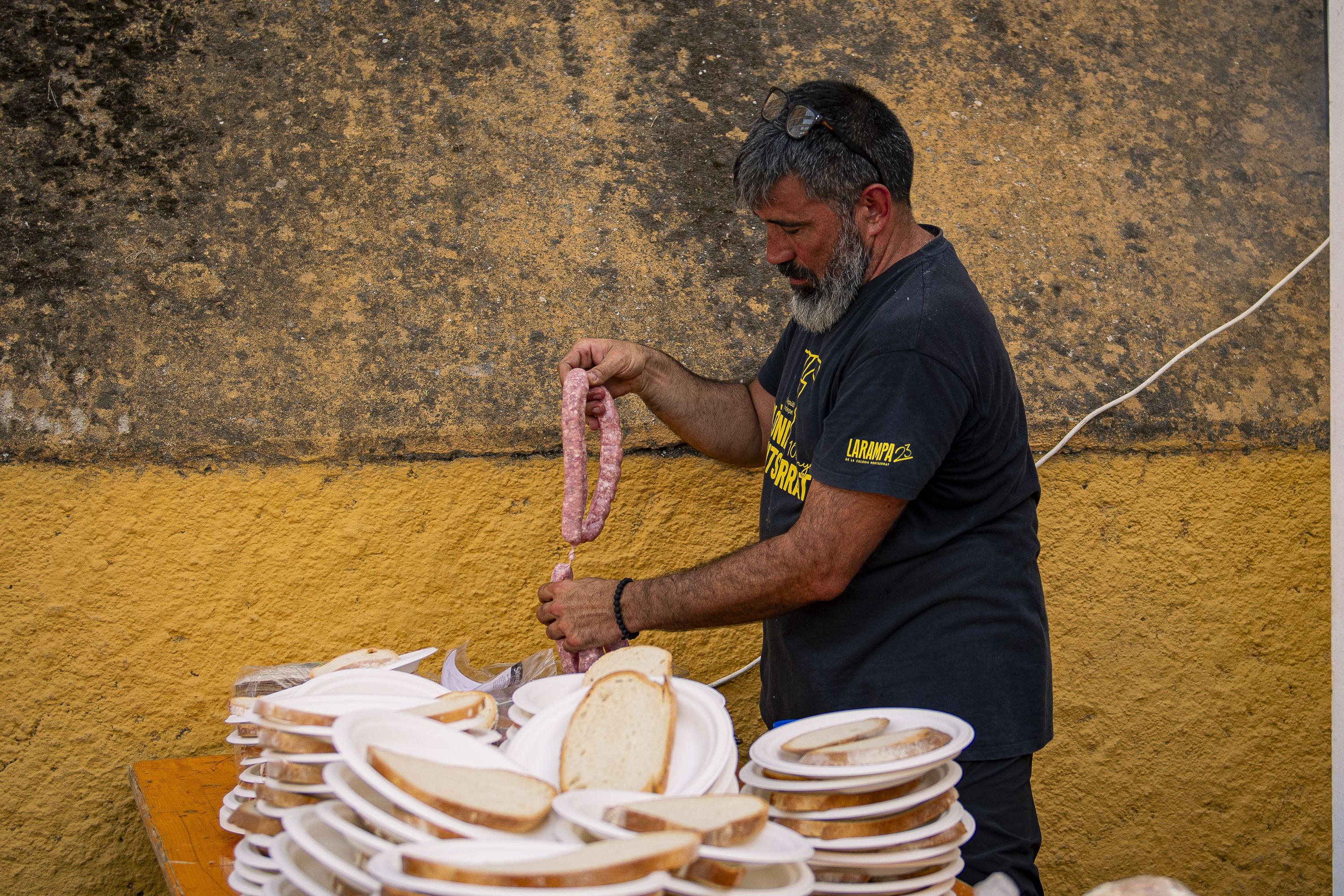 Sardinada i botifarrada popular  de la Festa Major de la Colònia Montserrat de Valldoreix. FOTO: Pol Rodríguez (TOT Sant Cugat)