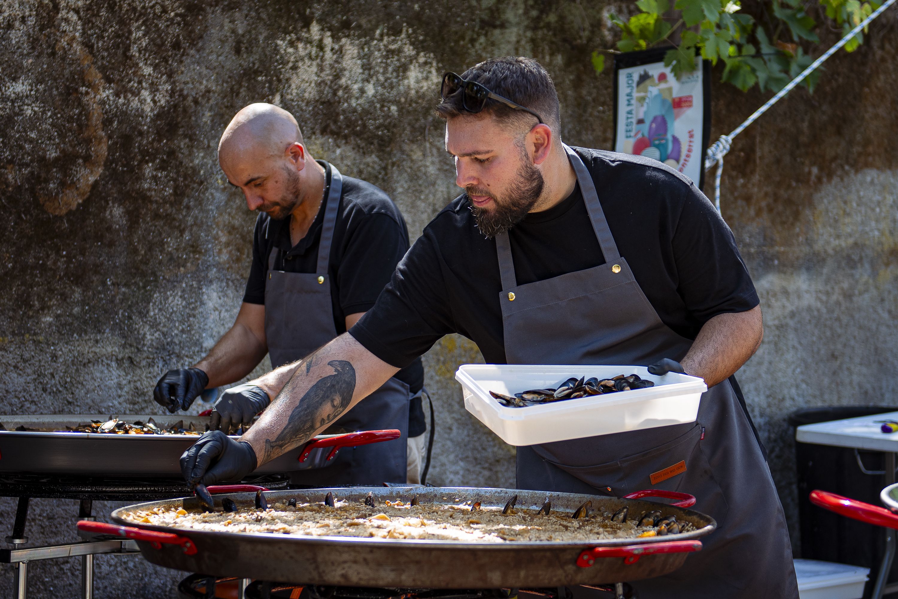 Paellada popular de la Festa Major de la Colònia Montserrat de Valldoreix. FOTO: Pol Rodríguez (TOT Sant Cugat)
