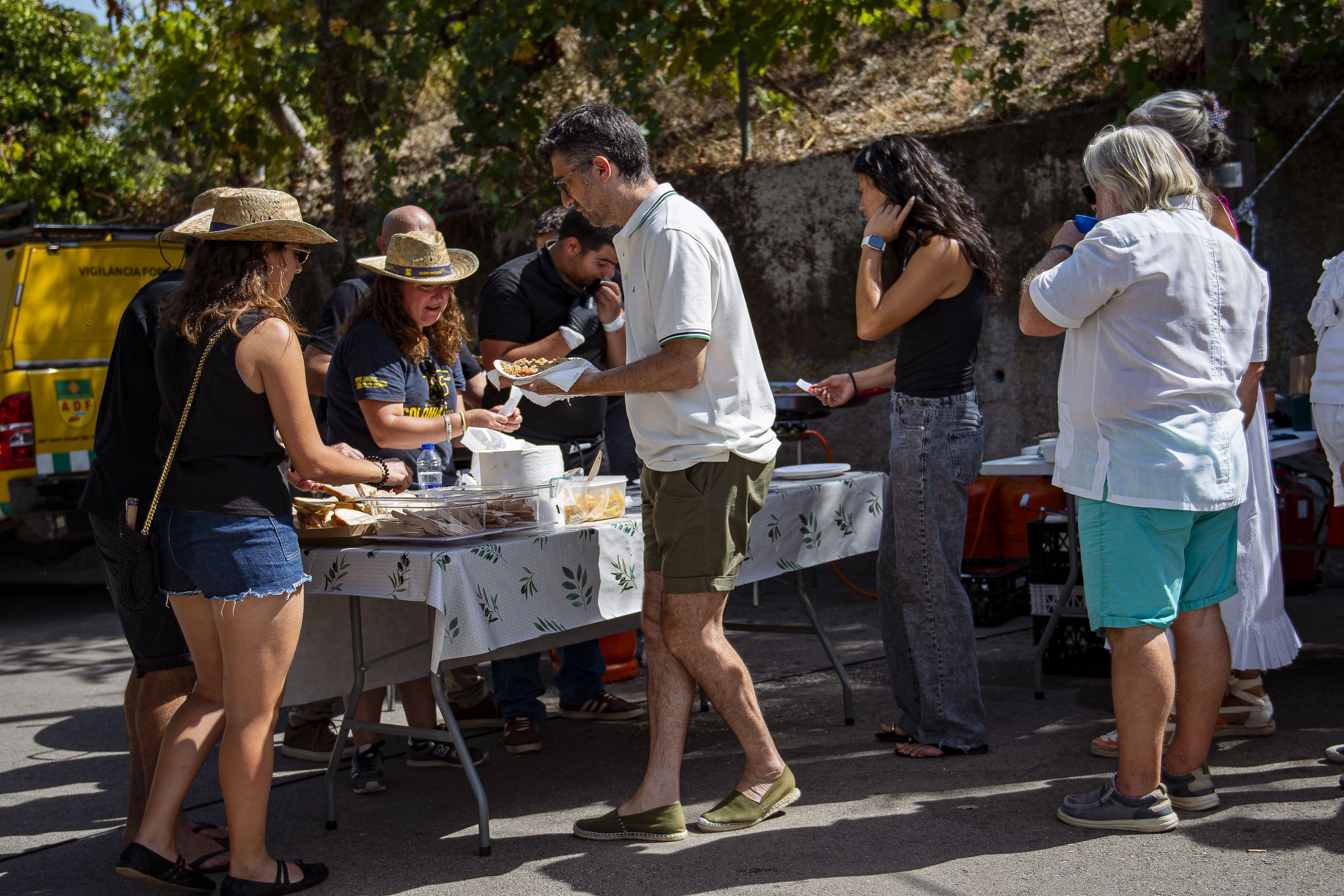 Paellada popular de la Festa Major de la Colònia Montserrat de Valldoreix. FOTO: Pol Rodríguez (TOT Sant Cugat)