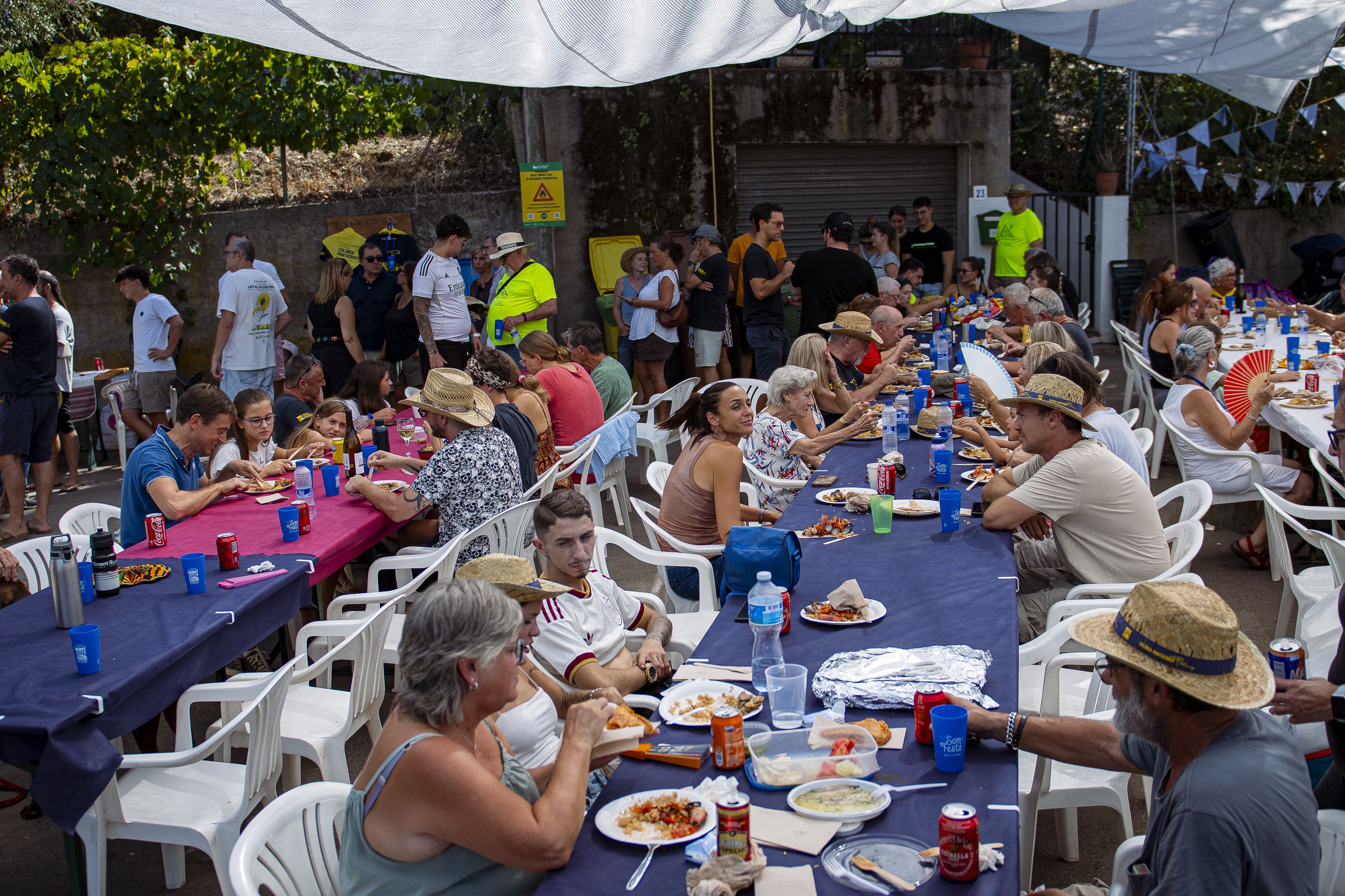 Paellada popular de la Festa Major de la Colònia Montserrat de Valldoreix. FOTO: Pol Rodríguez (TOT Sant Cugat)