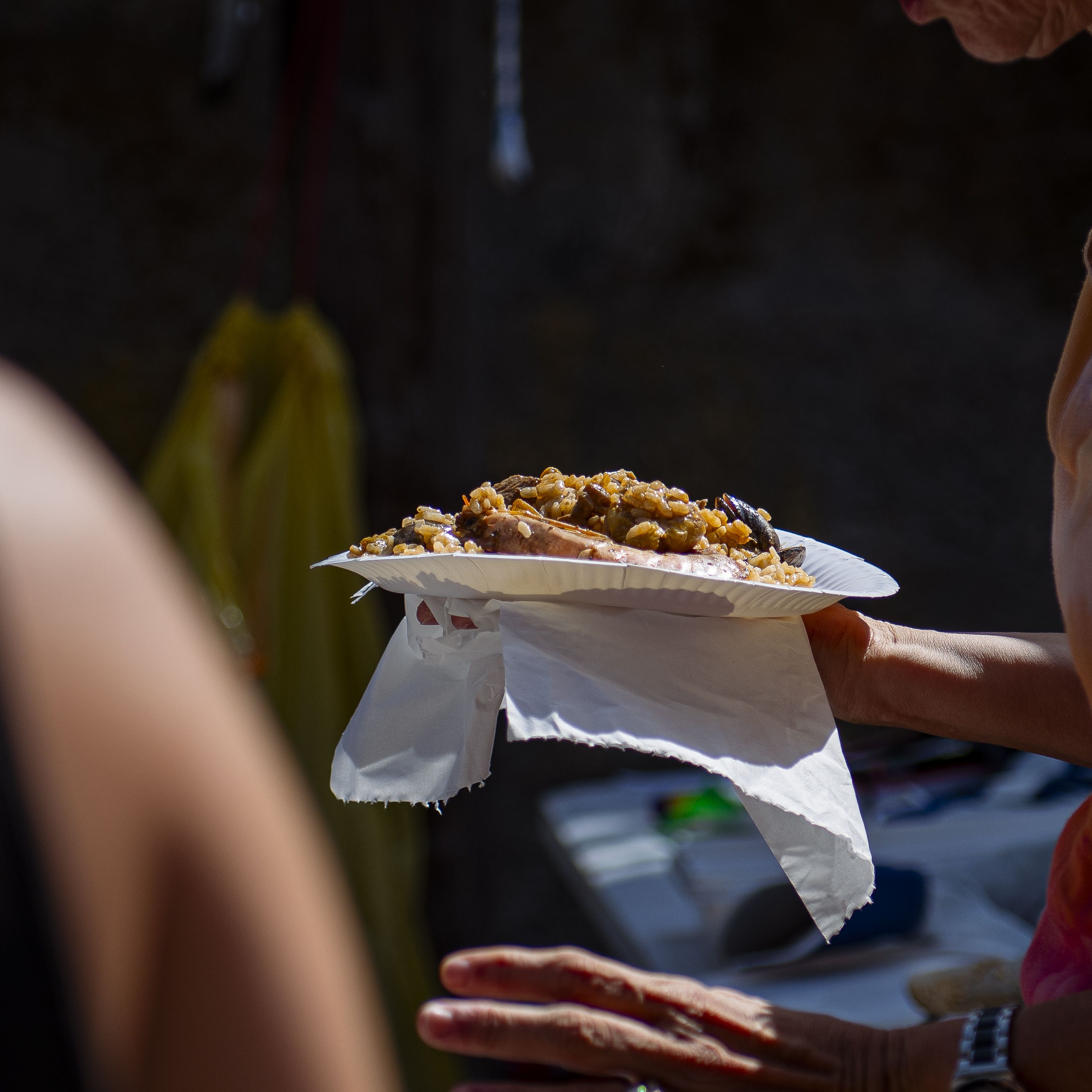 Paellada popular de la Festa Major de la Colònia Montserrat de Valldoreix. FOTO: Pol Rodríguez (TOT Sant Cugat)