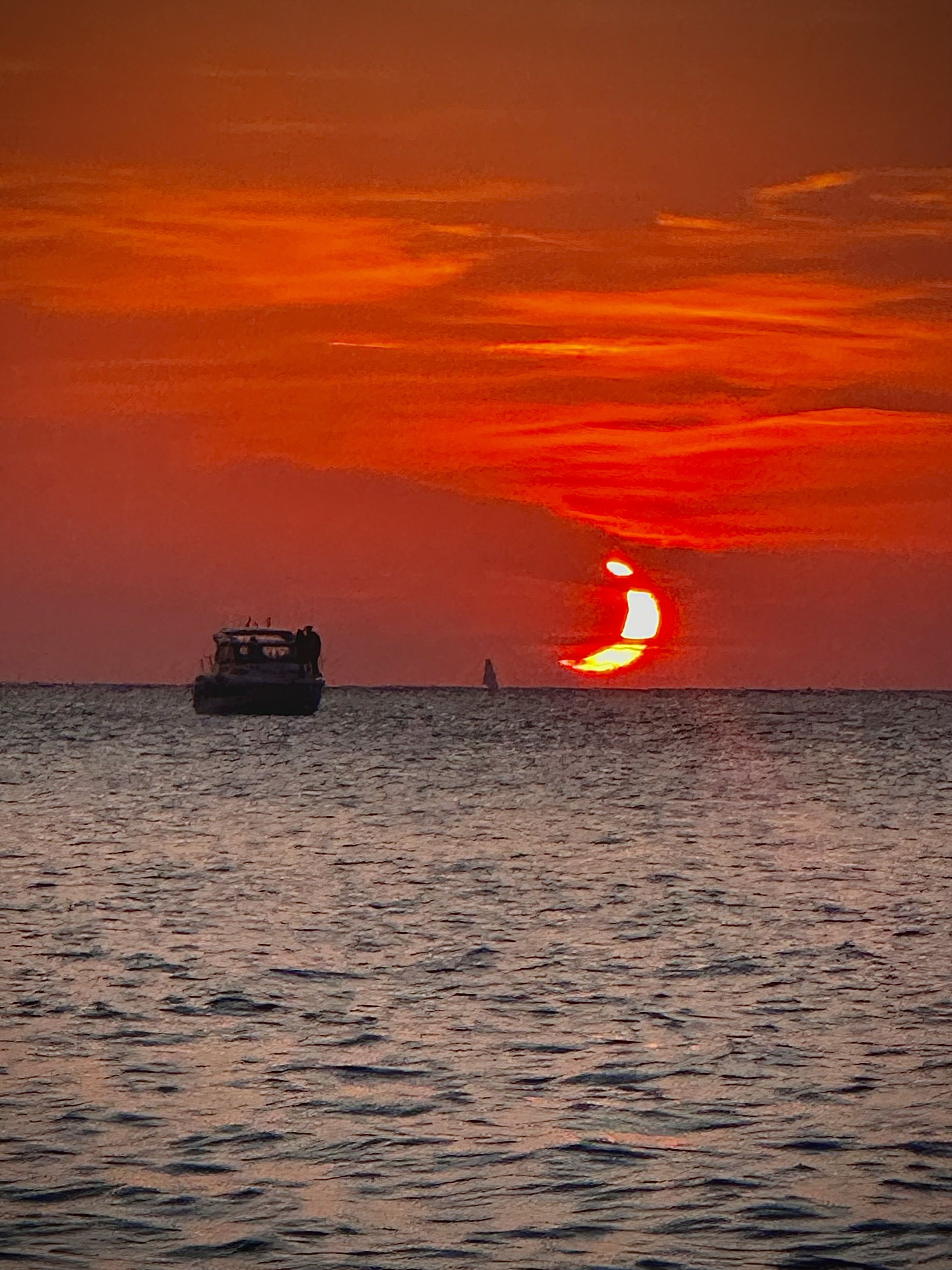 Quan el sol es fa lluna · Ses Salines, Mallorca FOTO: Natalia Garcia Grau