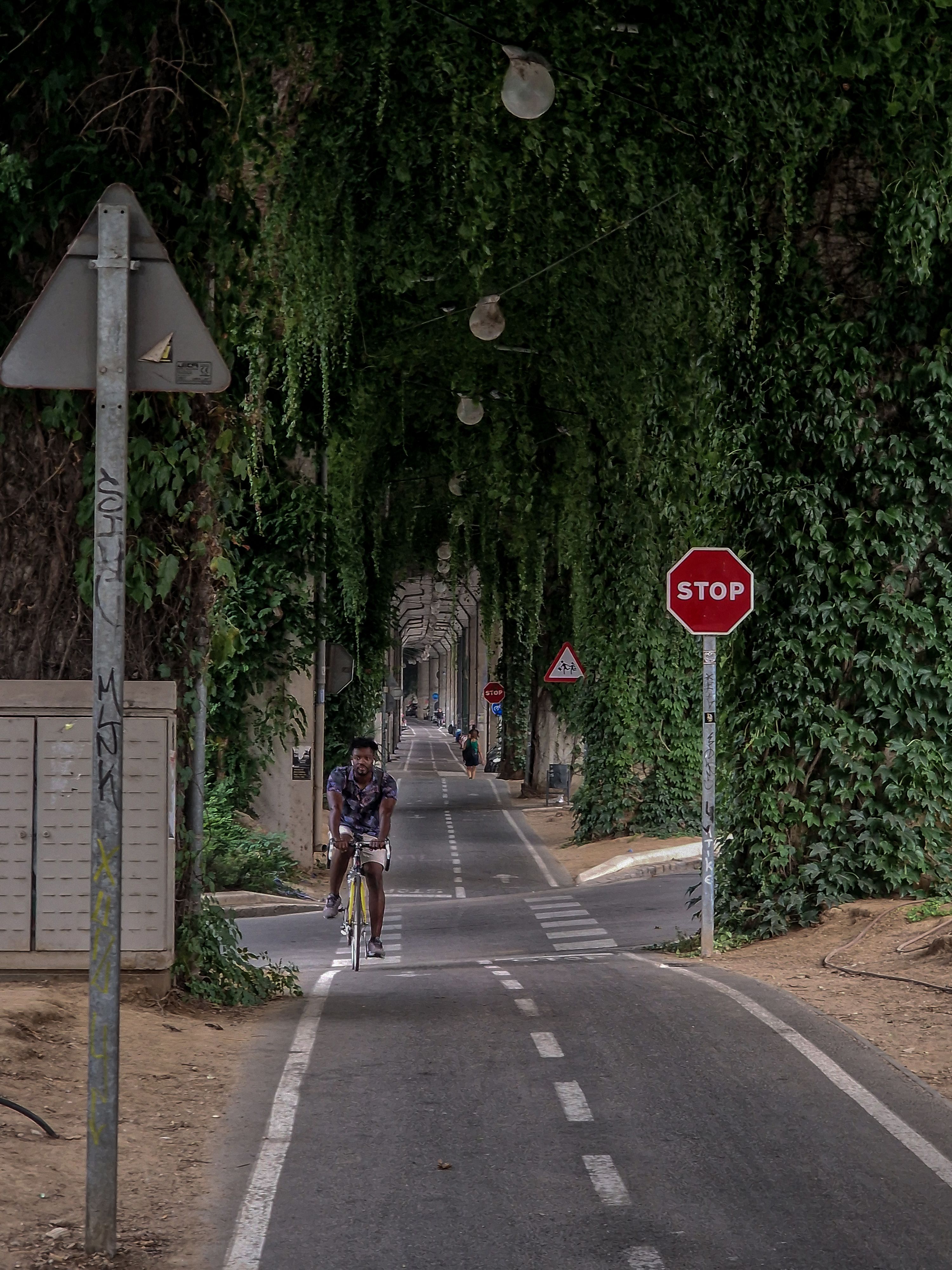 Sota les vies · Girona FOTO: Pau RicartMasip
