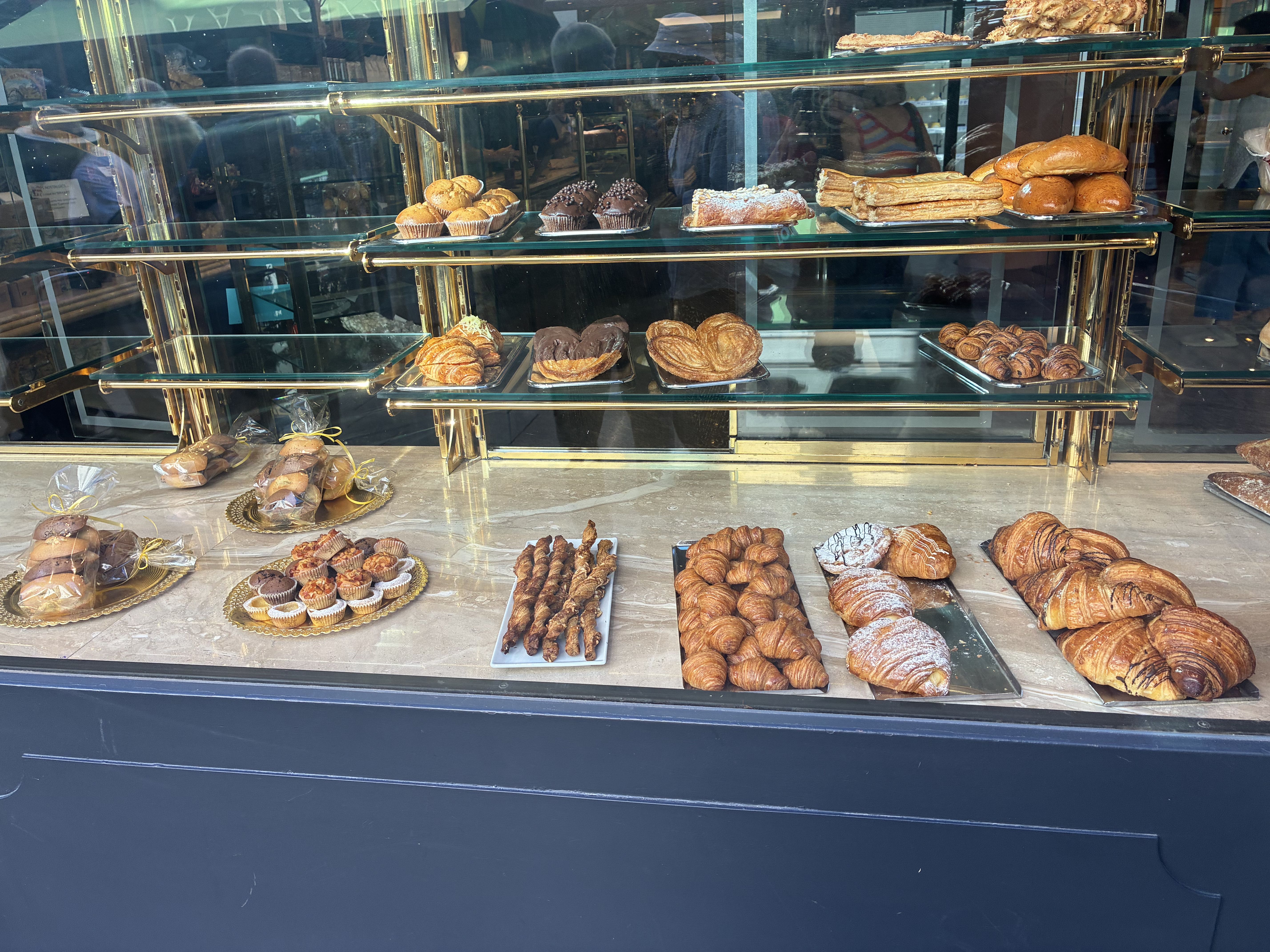 La Pastisseria Sàbat torna a obrir. FOTO: TOT Sant Cugat