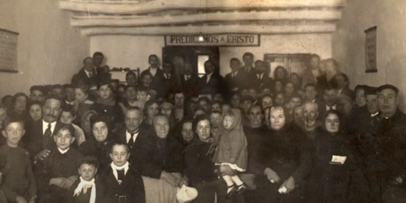 Església de Sant Cugat del Vallès el 1923 on Samuel Vila debutà com a pastor. FOTO: Wikimedia Commons