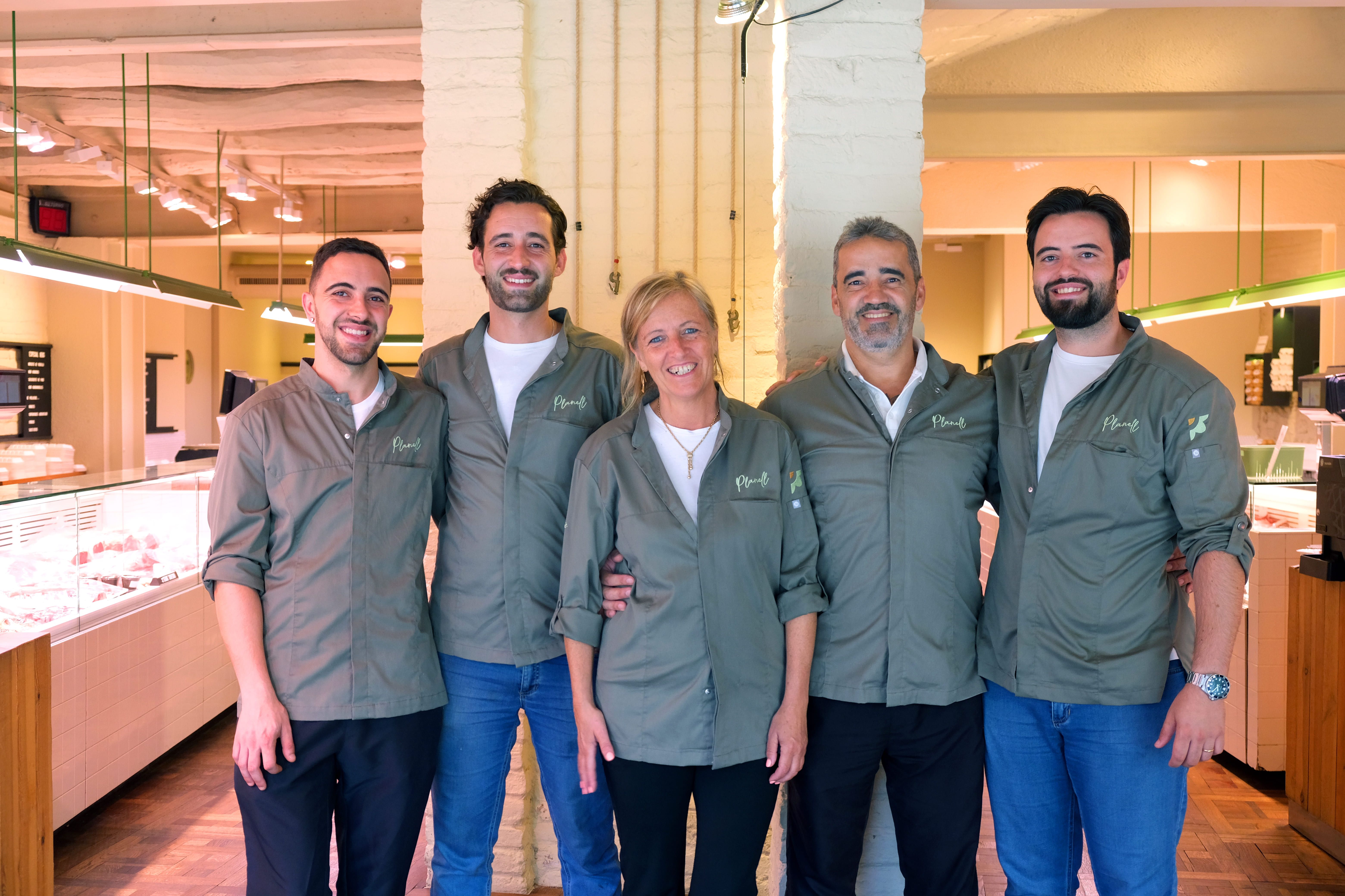 La família Planell a la carnisseria. FOTO: Cedida