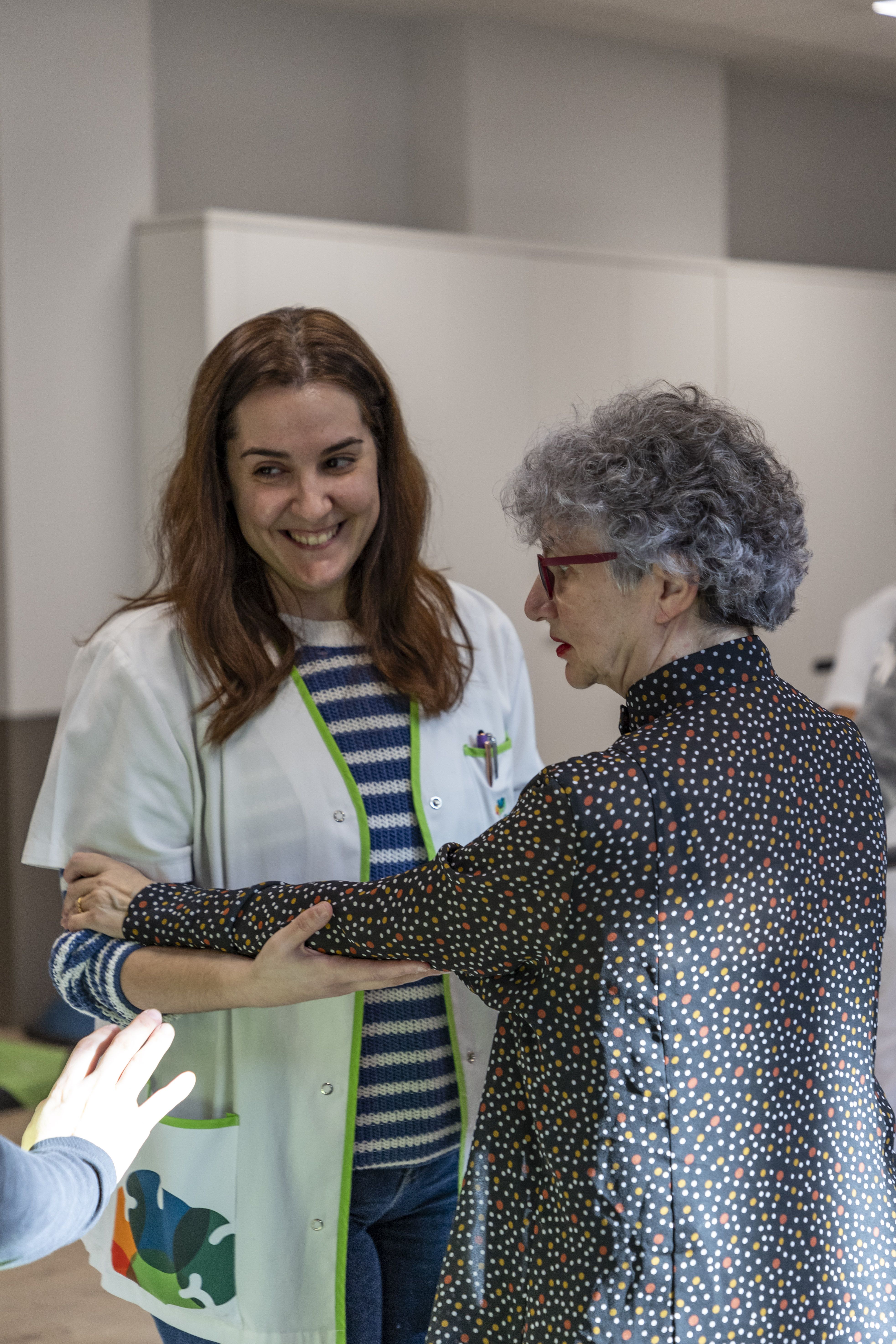 Amb els malalts d'alzheimer cal respectar les capacitats que es mantenen. FOTO: Cedida