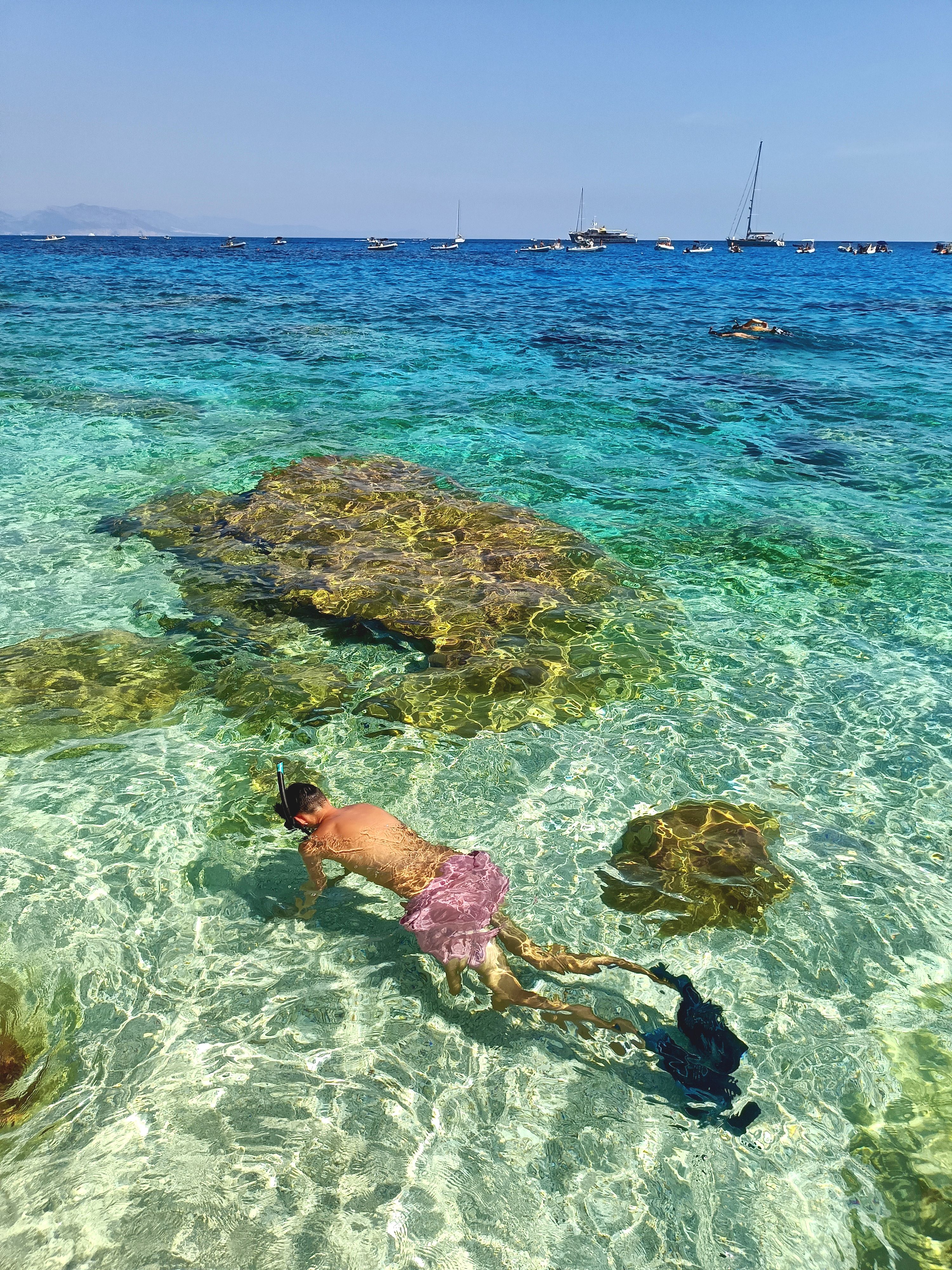 Dins del blau cristal·lí · Cala Goloritzé, Cerdeña, Italia FOTO: Ricard Gonzalez Hernandez