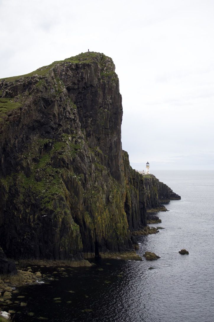 El far assenyala el camí. · Illa de Skye, Escòcia FOTO: Mireia Monfort i Mercader