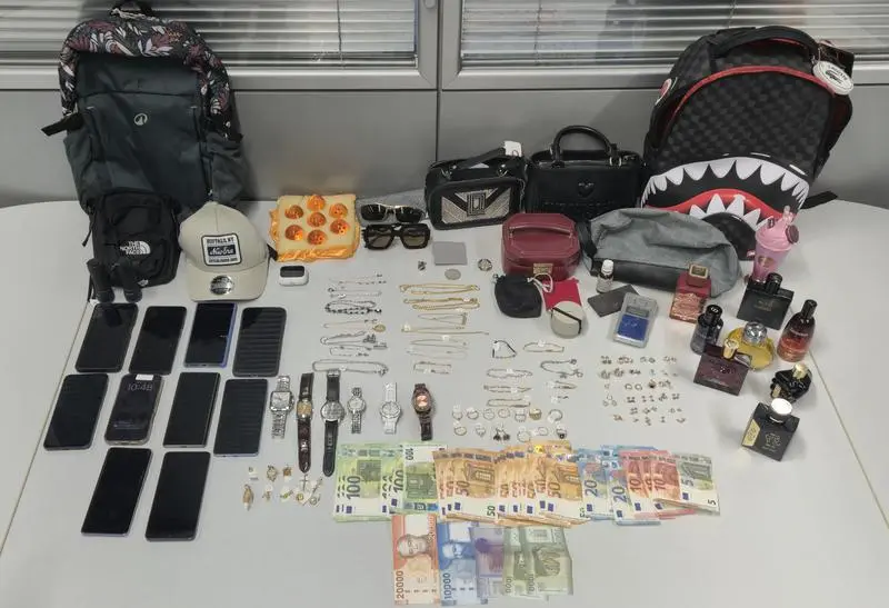 Objectes trobats als escorcolls. FOTO: Mossos d'Esquadra