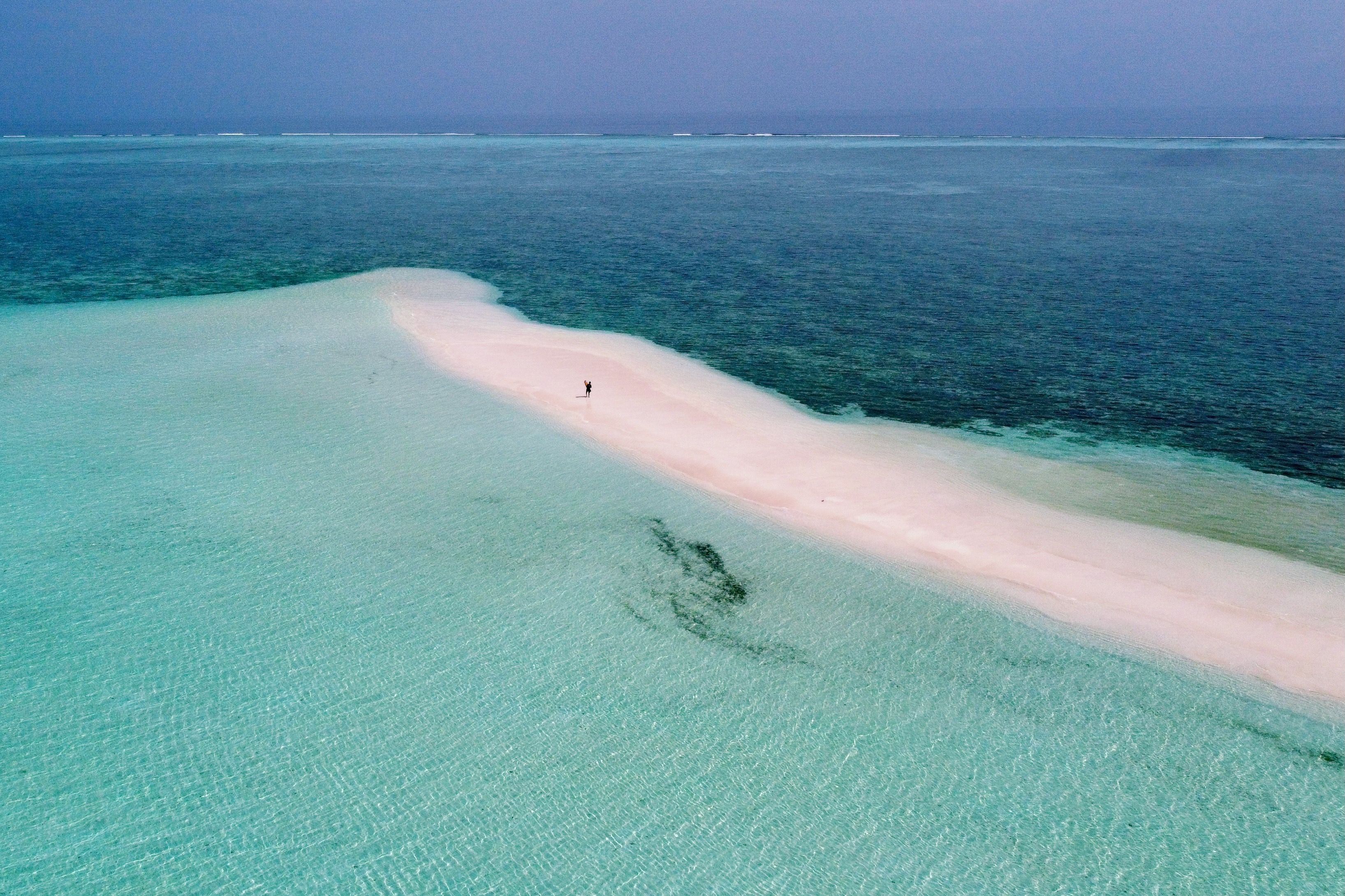 Entre dos blaus · Maldives FOTO: Jordi Garcia Boixés