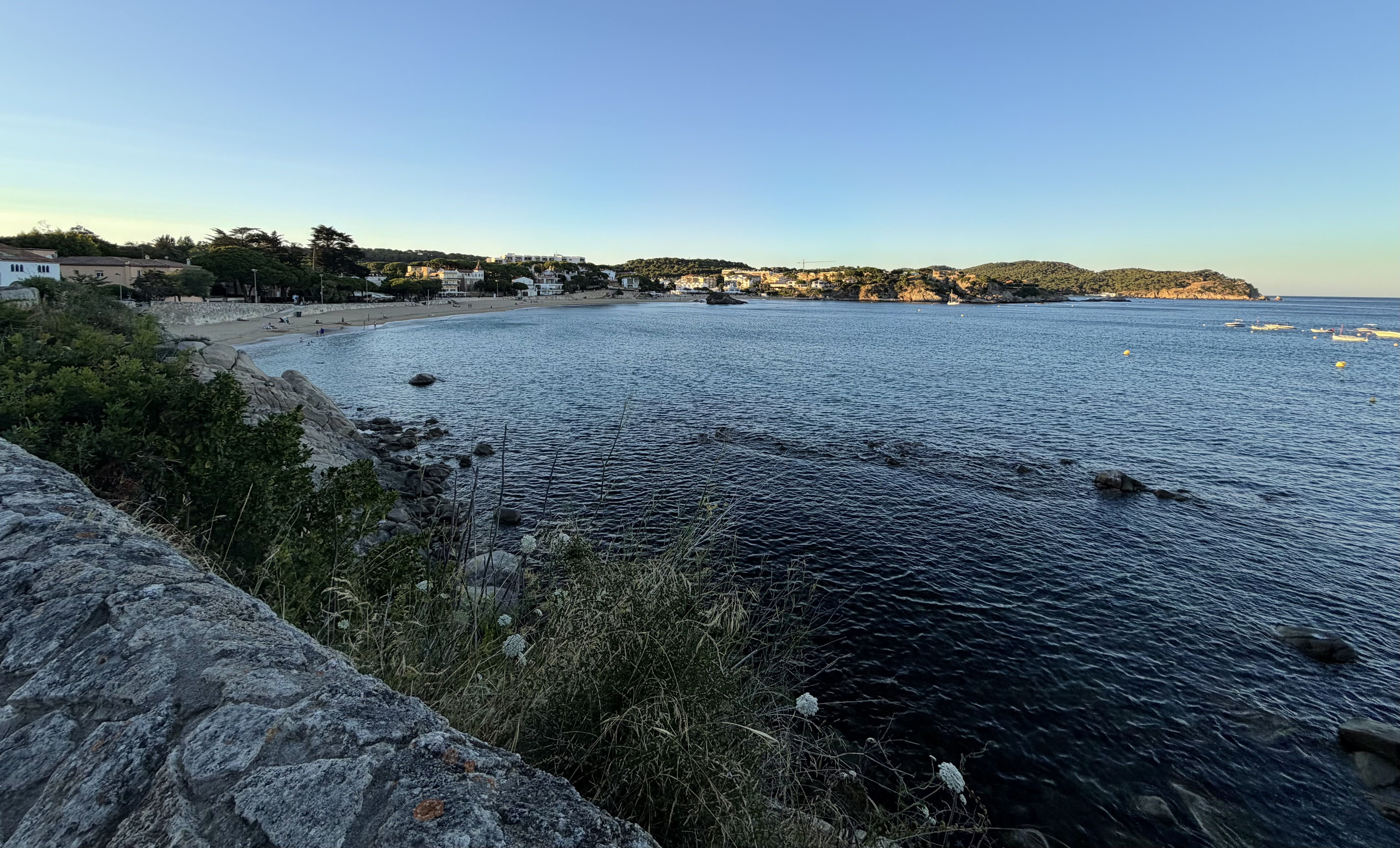 Entre dos silencis · La Fosca, Palamós #Alba · Olives Serra