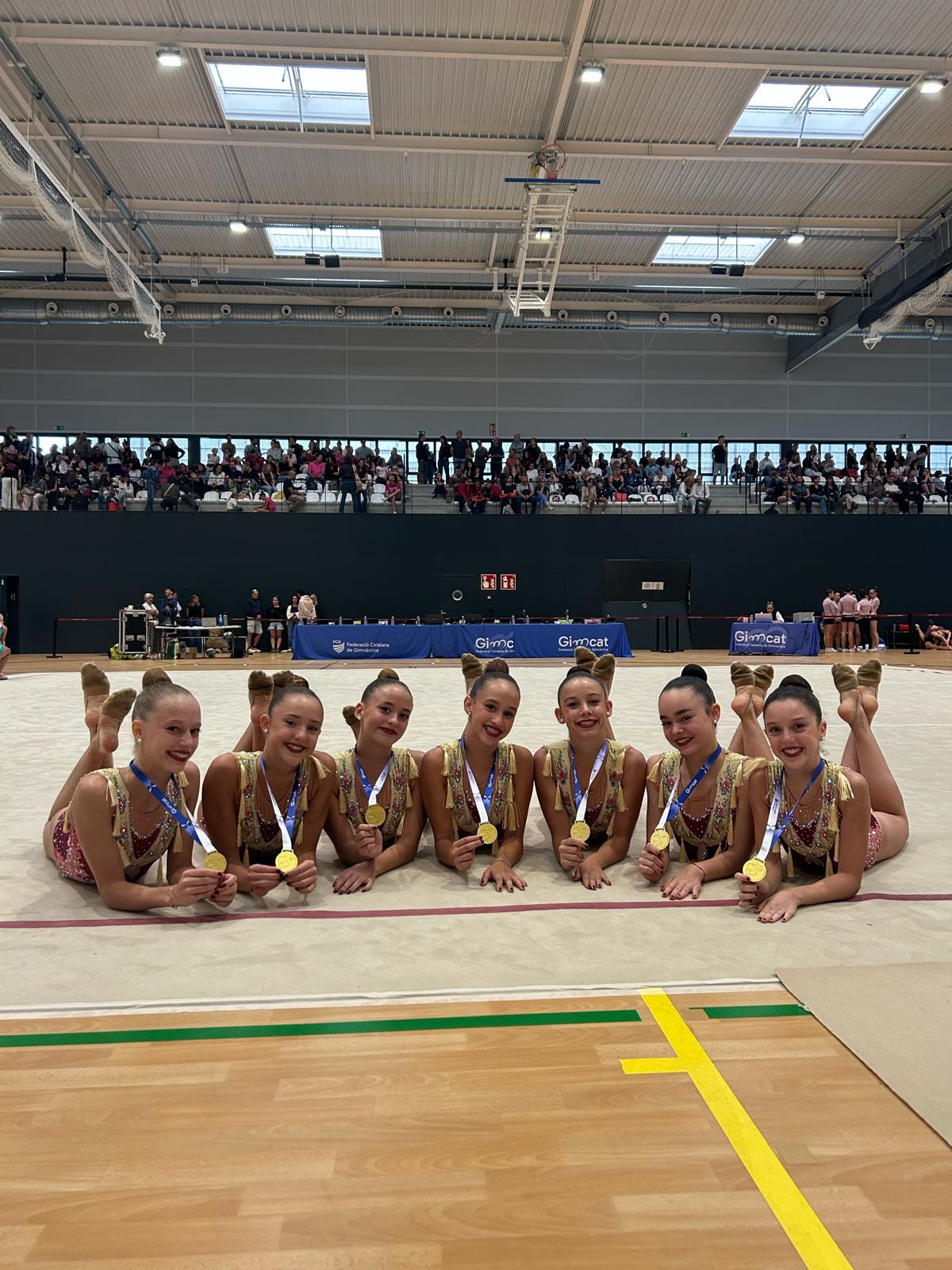L'equip aleví Circo del Club Gimnàstica Rítmica i Estètica Sant Cugat en la Copa Catalana conjunts base. FOTO: Cedida 