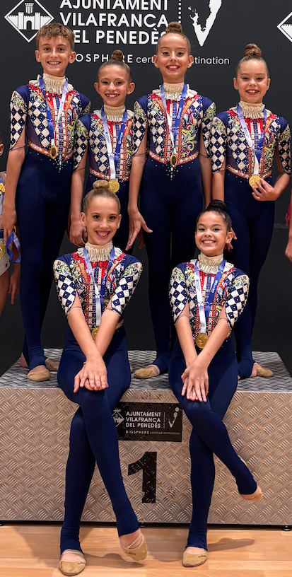 L'equip aleví Circo del Club Gimnàstica Rítmica i Estètica Sant Cugat en la Copa Catalana conjunts base. FOTO: Cedida 