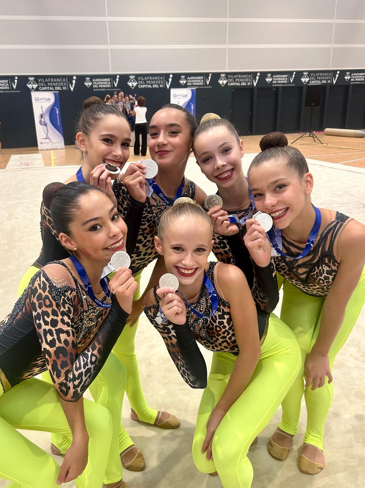 L'equip infantil del Club Gimnàstica Rítmica i Estètica Sant Cugat en la Copa Catalana conjunts N8. FOTO: Cedida 