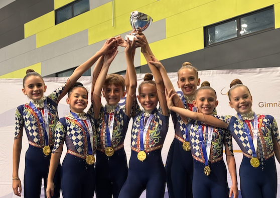 L'equip aleví Circo loco del Club Gimnàstica Rítmica i Estètica Sant Cugat guanya el Campionat de Catalunya de gimnàrtica rítmica en conjunts base. FOTO: Cedida