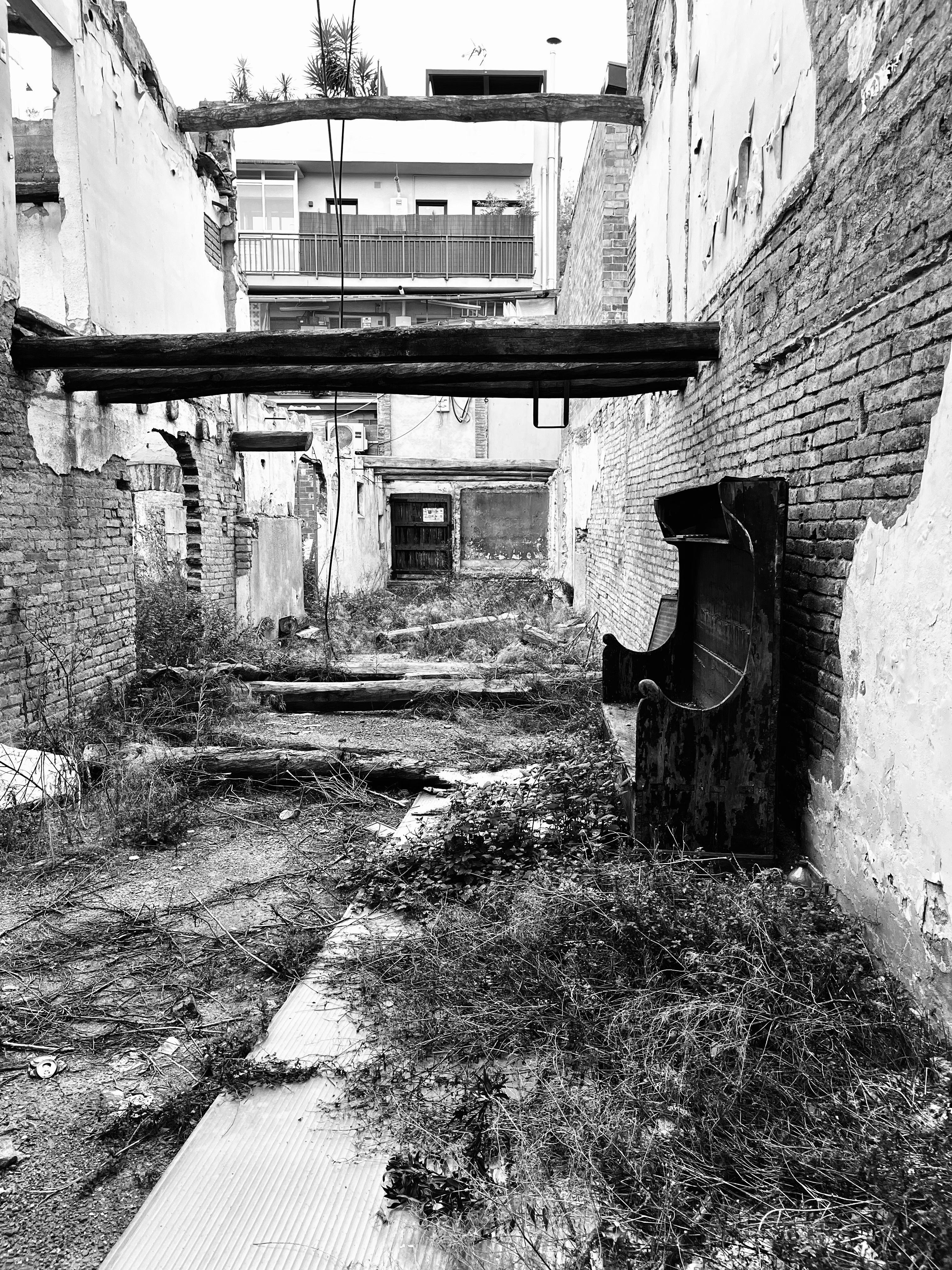 L’eco d’un ahir oblidat · Carrer de la Riera 20 FOTO: Diana Alvarez