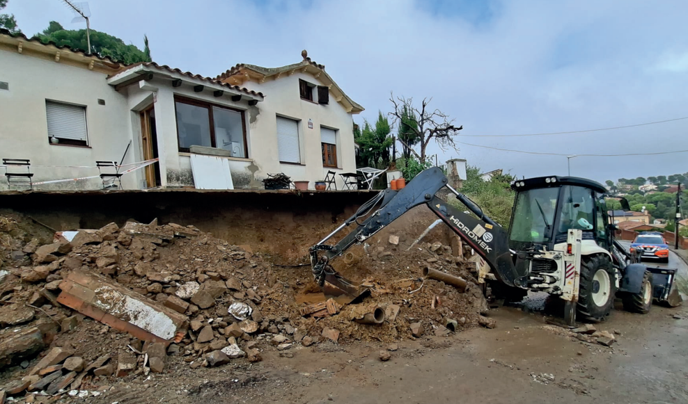 Actuació de l'Ajuntament al carrer Pollancres (laFloresta). FOTO: Ajuntament