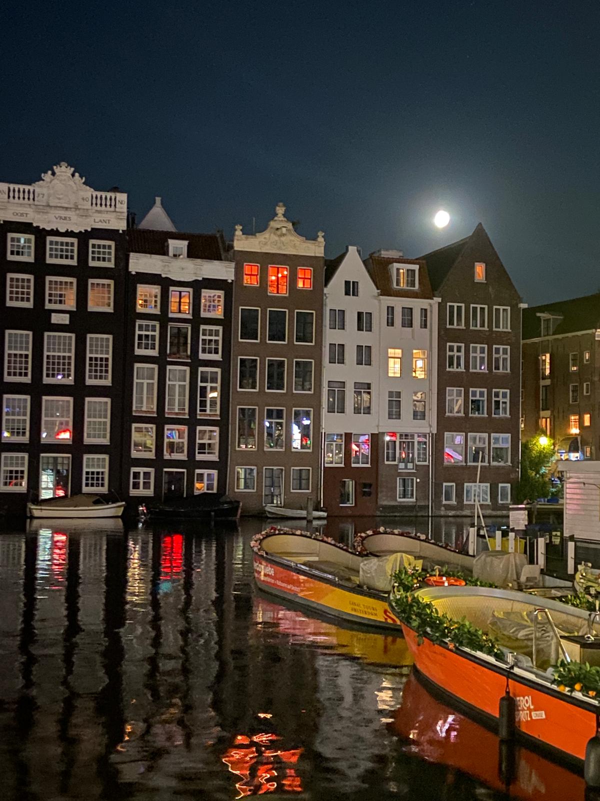 Lluna plena sobre els canals · Amsterdam FOTO: Alba Checa Lozano