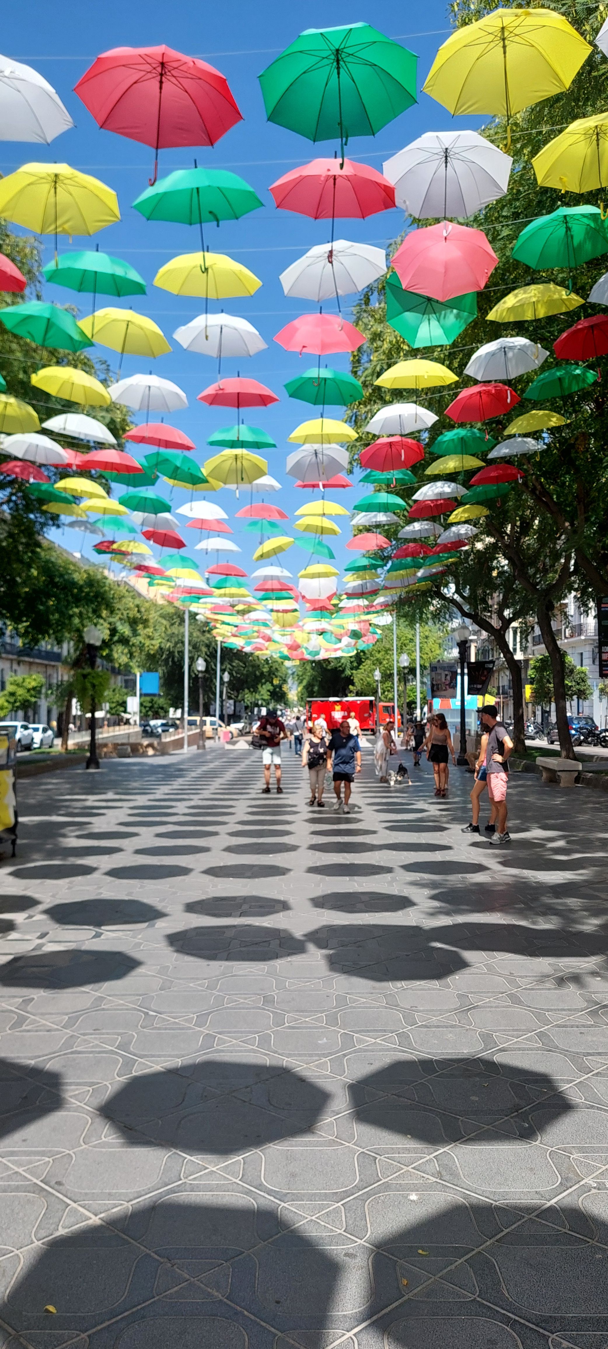 Lluvia de sol · Rambla nova de Tarragona FOTO: Francisco Cervantes