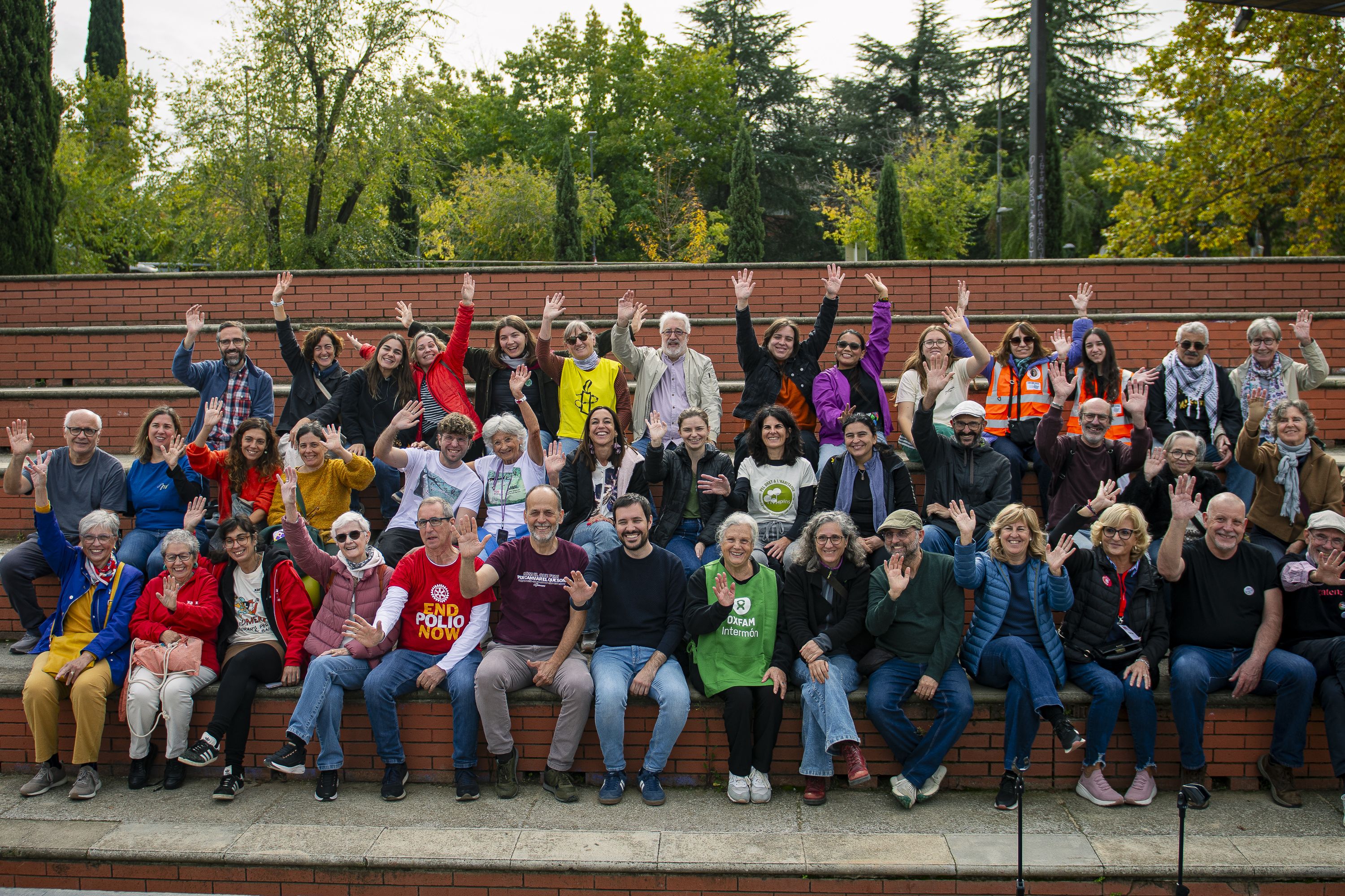 Foto de família d'entitats participants a la Festa de Tardor FOTO: Pol Rodríguez (TOT Sant Cugat)