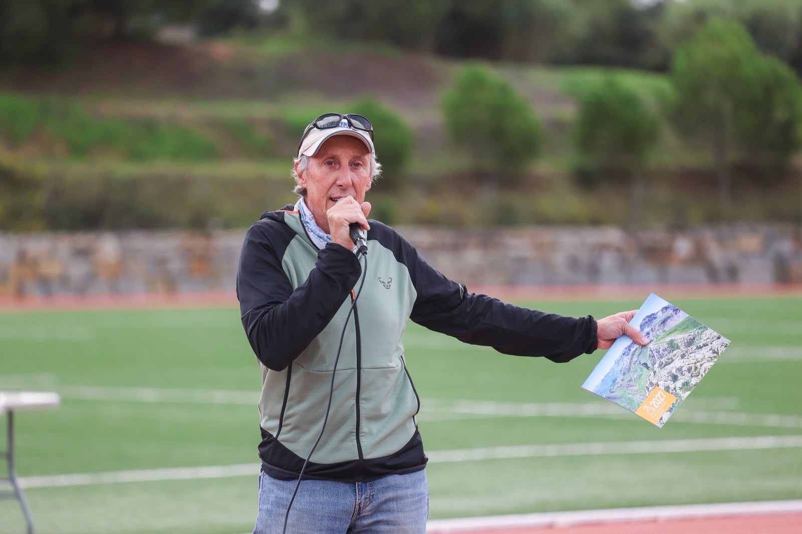 Presentació dels equips de la secció d'atletisme del Club Muntanyenc Sant Cugat 2026/2027. FOTO: Ajuntament