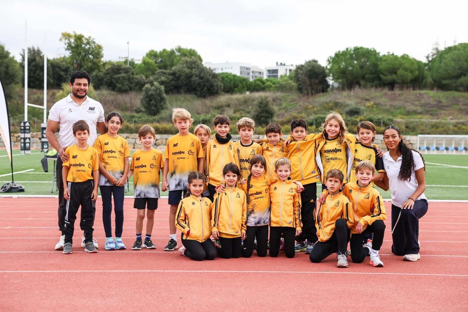 Presentació dels equips de la secció d'atletisme del Club Muntanyenc Sant Cugat 2026/2027. FOTO: Ajuntament