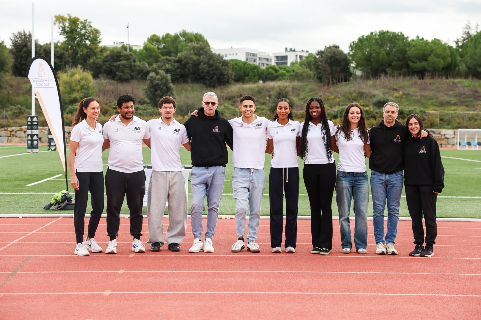 Presentació dels equips de la secció d'atletisme del Club Muntanyenc Sant Cugat 2026/2027. FOTO: Ajuntament