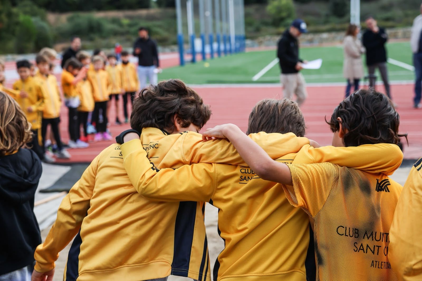 Presentació dels equips de la secció d'atletisme del Club Muntanyenc Sant Cugat 2026/2027. FOTO: Ajuntament