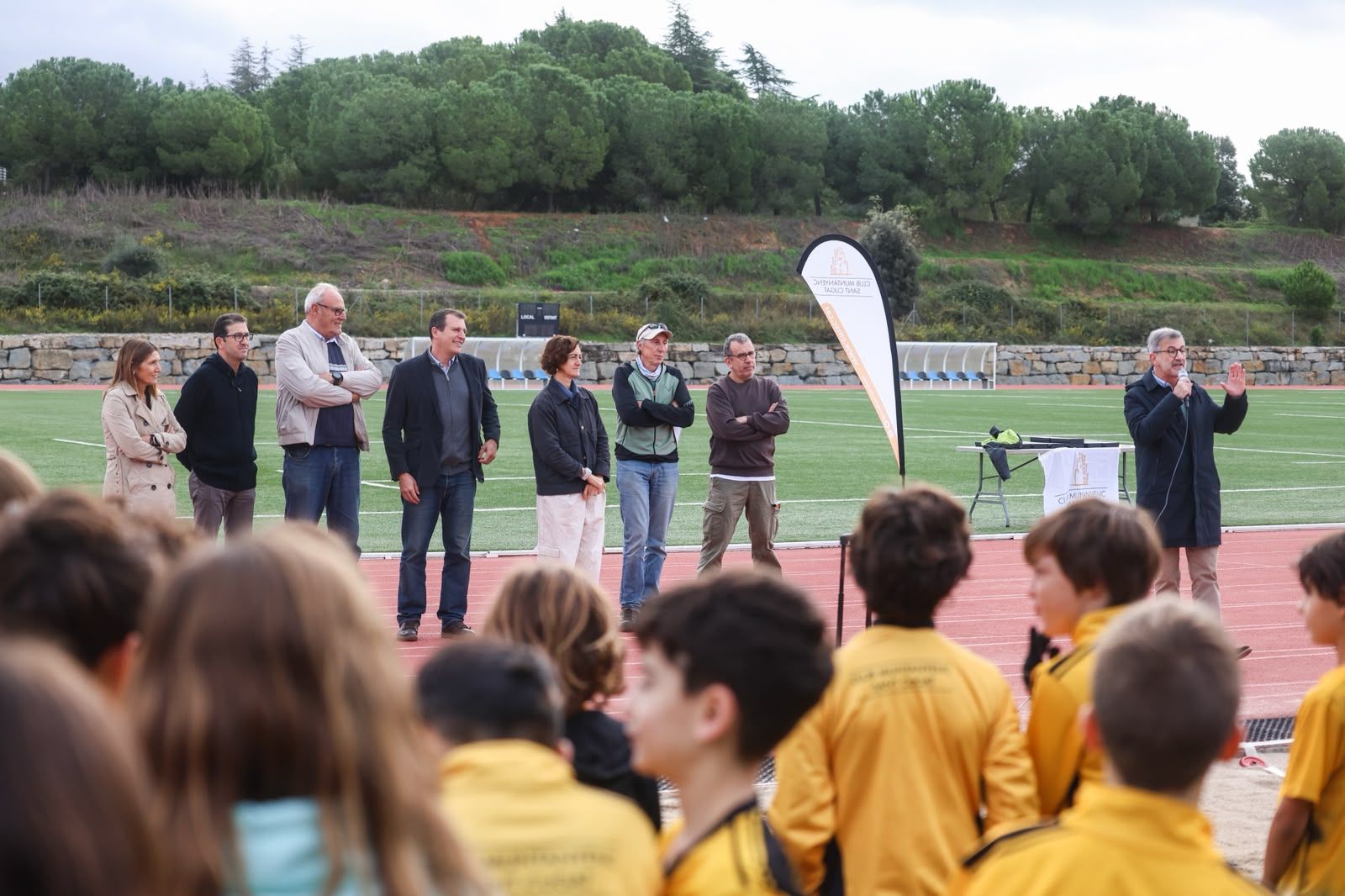 Presentació dels equips de la secció d'atletisme del Club Muntanyenc Sant Cugat 2026/2027. FOTO: Ajuntament