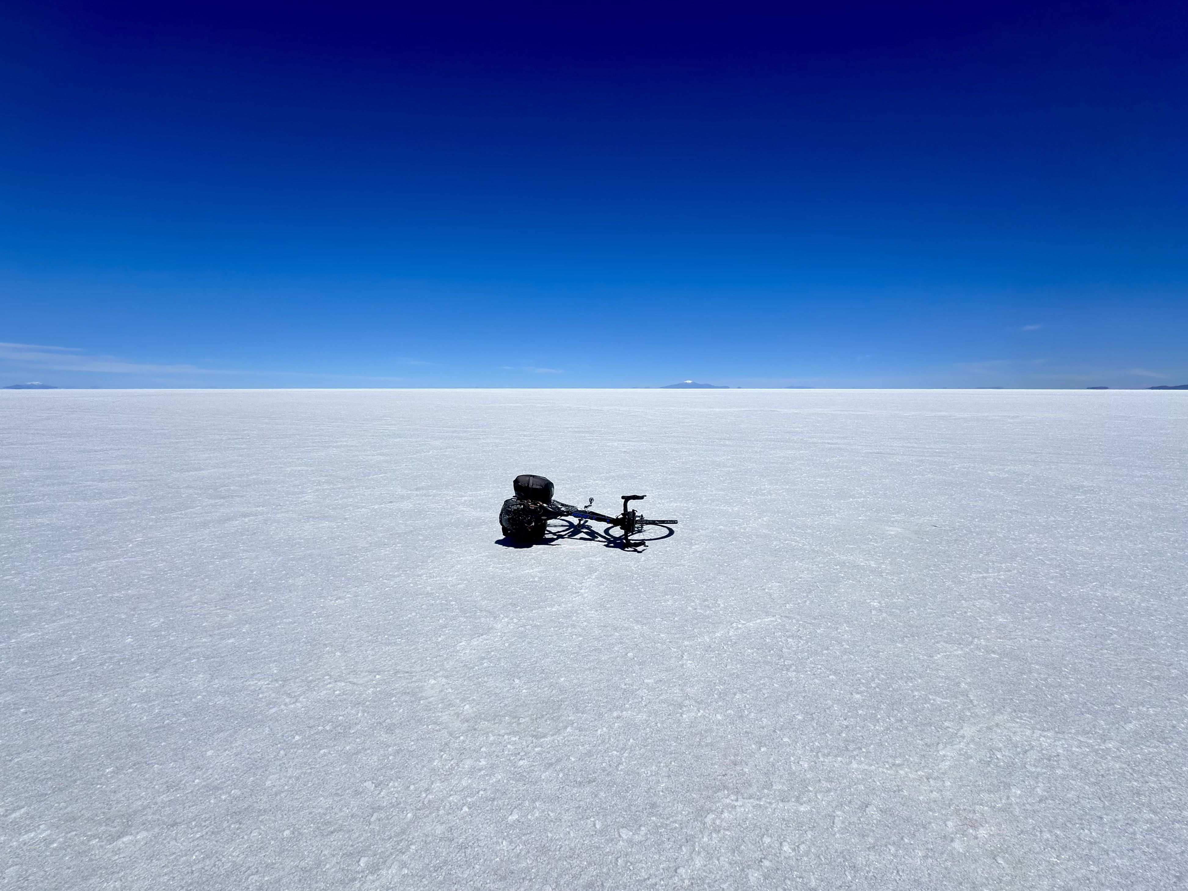 Pedalant l’infinit · Salar d’Uyuni FOTO: Francesc Mora i Sagalés