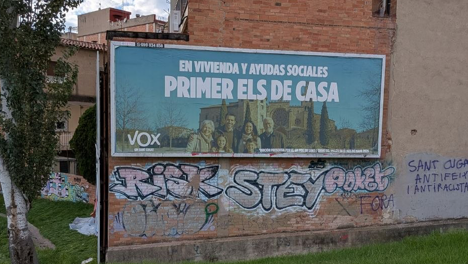 El cartell de Vox que ordena retirar la Junta Electoral FOTO: Cedida