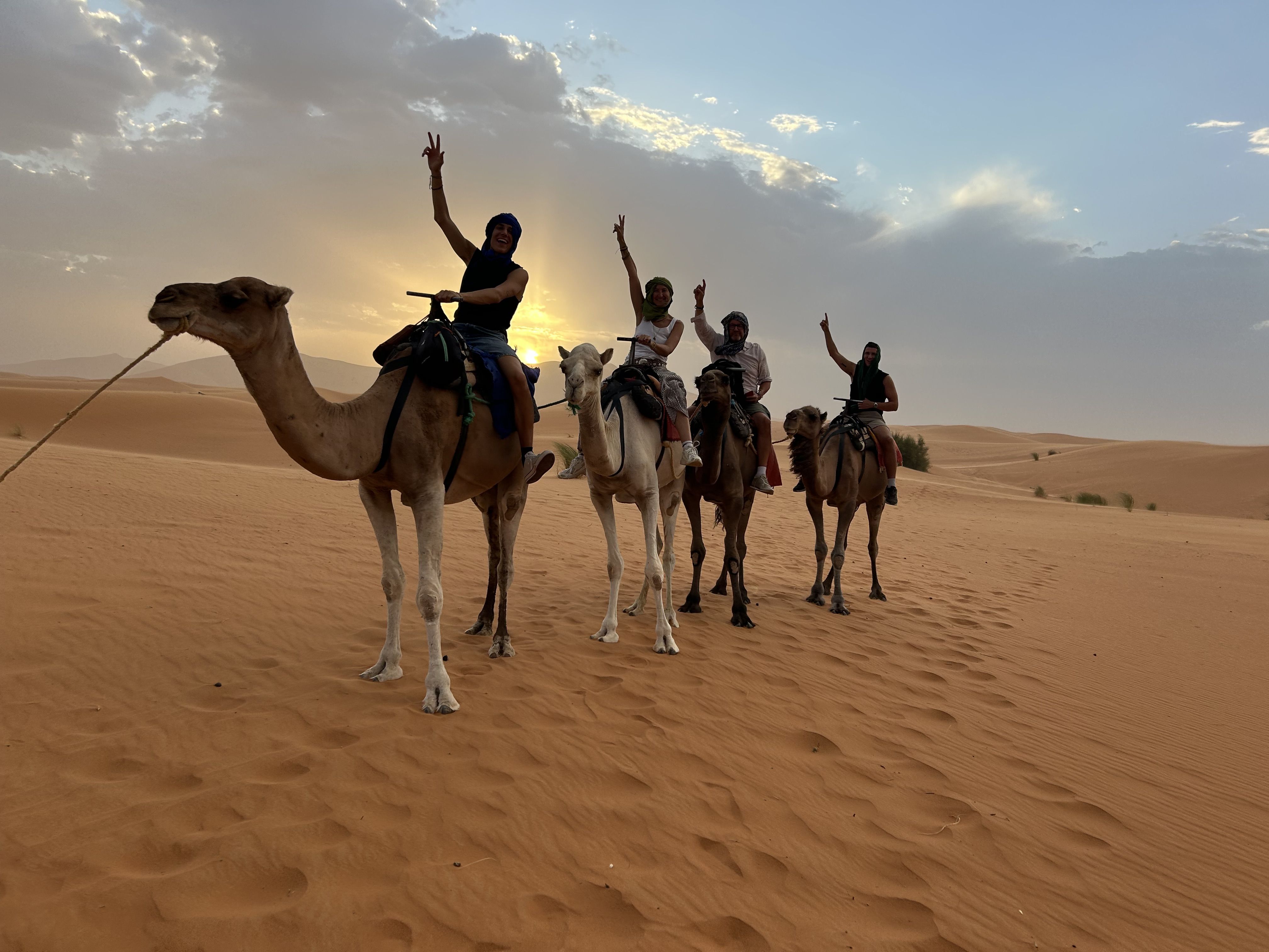Rere el sol · Erg Chebbi  Marroc  FOTO: Alfredo Cabanes Castello